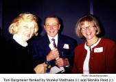 Toni Bergmeier flanked by Monika Matthaes (l.) and Monika Reid (r.) [Photo: Ursula Kampmann]