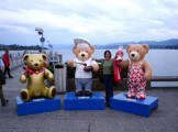 Paulette and the Lindt bears on the Quai