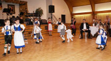 Performances by the Weiss-Blau Bayern Juniors