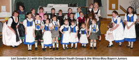 Lori Szauter (l.) with the Danube Swabian Youth Group & the Weiss-Blau Bayern Juniors